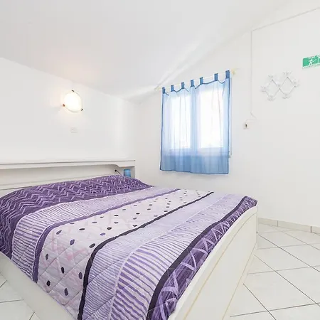 Apartment Apartments Zdrijac Nin 100 M To Beach Millenka - Ae1008 *
