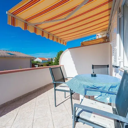 Apartment Apartments Zdrijac Nin 100 M To Beach Millenka - Ae1008 Nin