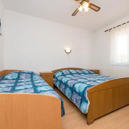 Apartments Zdrijac Nin 100 M To Beach Millenka - Ae1008